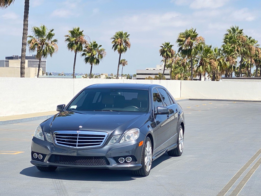 2010 Mercedes-Benz E-Class Image 9