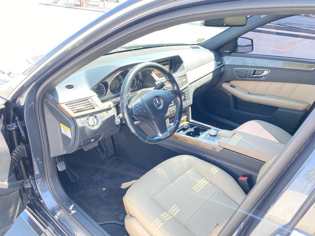 2010 Mercedes-Benz E-Class Image 16