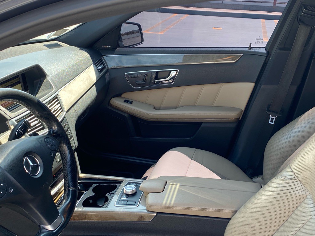 2010 Mercedes-Benz E-Class Image 18