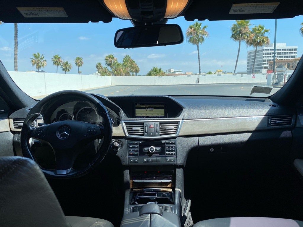 2010 Mercedes-Benz E-Class Image 19