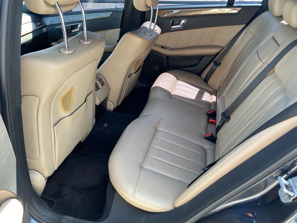 2010 Mercedes-Benz E-Class Image 21