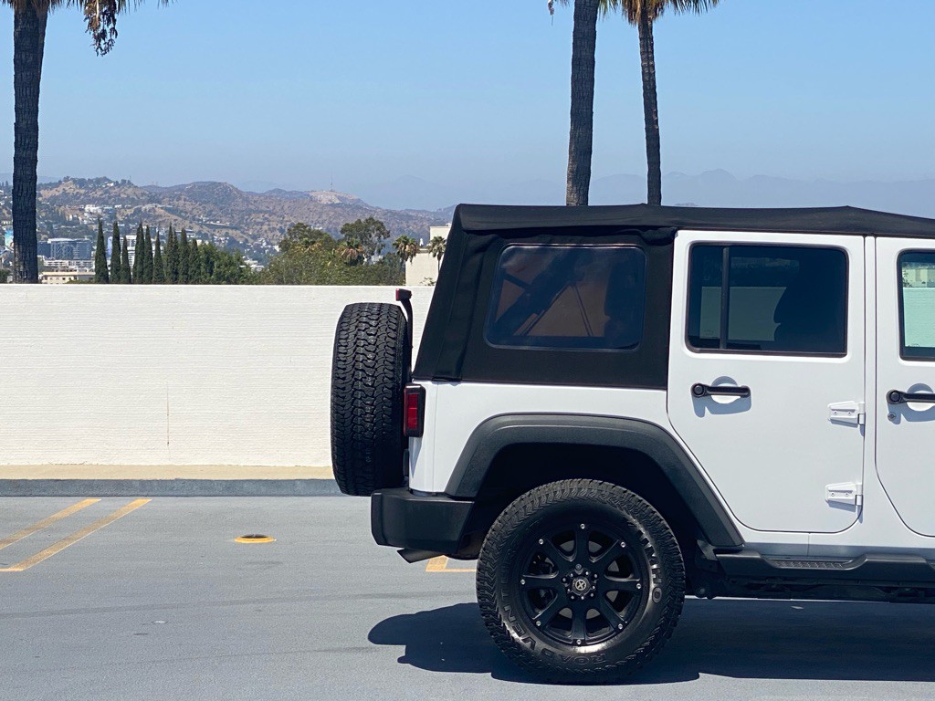 2016 Jeep Wrangler Unlimited Image 16