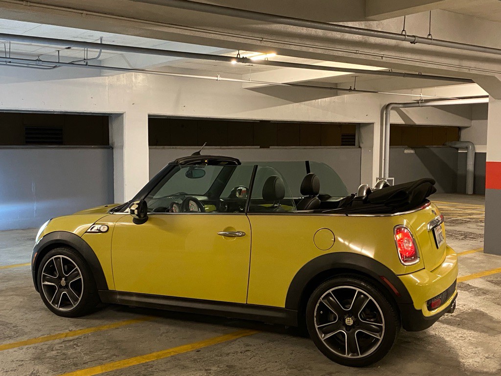 2009 MINI Cooper Image 14