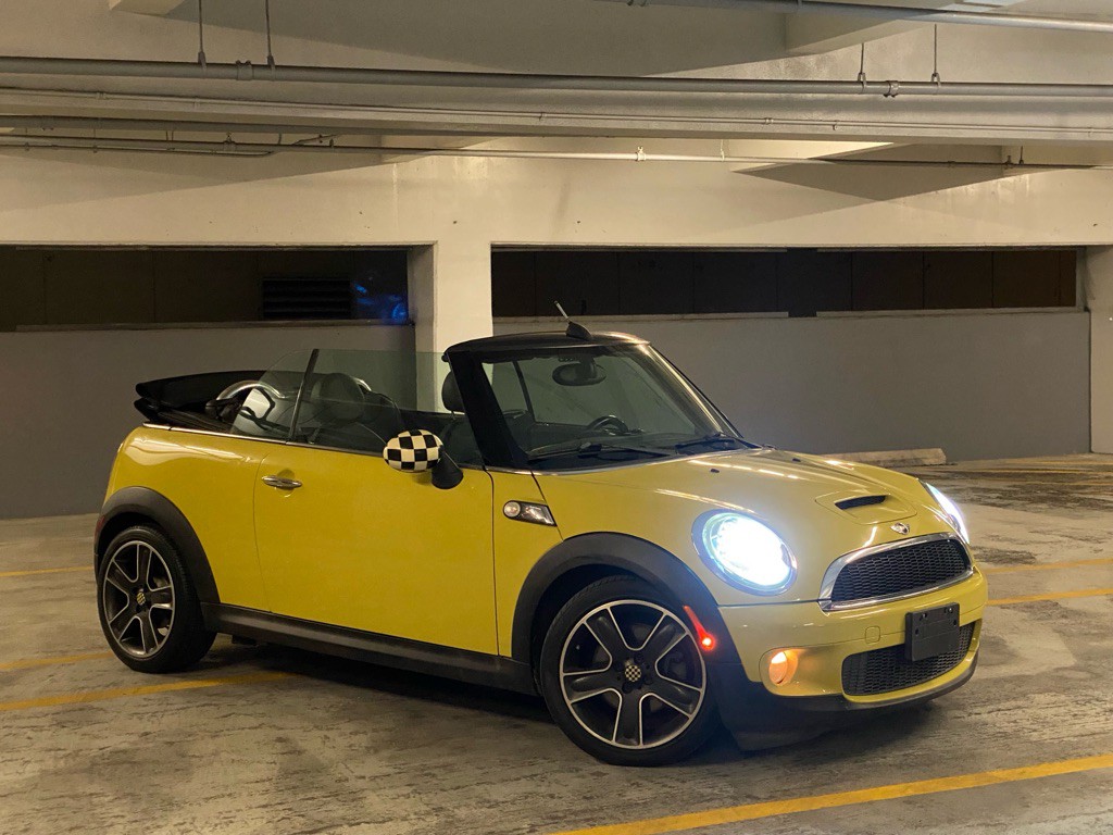 2009 MINI Cooper Image 18