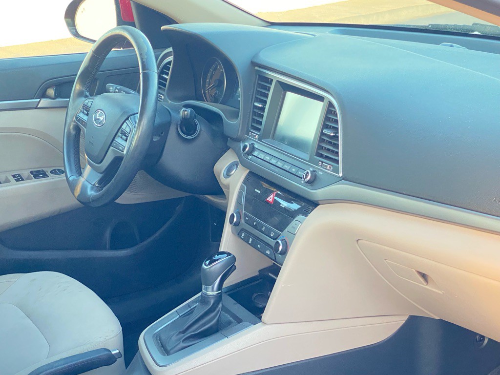 2017 Hyundai Elantra Image 5