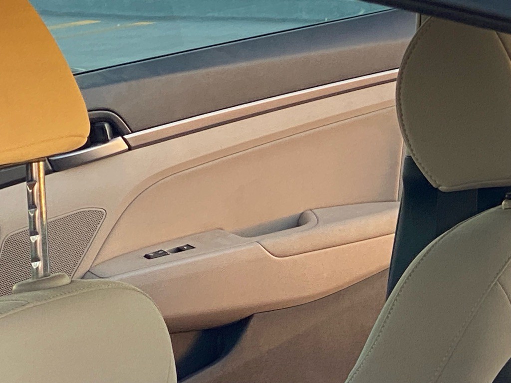 2017 Hyundai Elantra Image 23