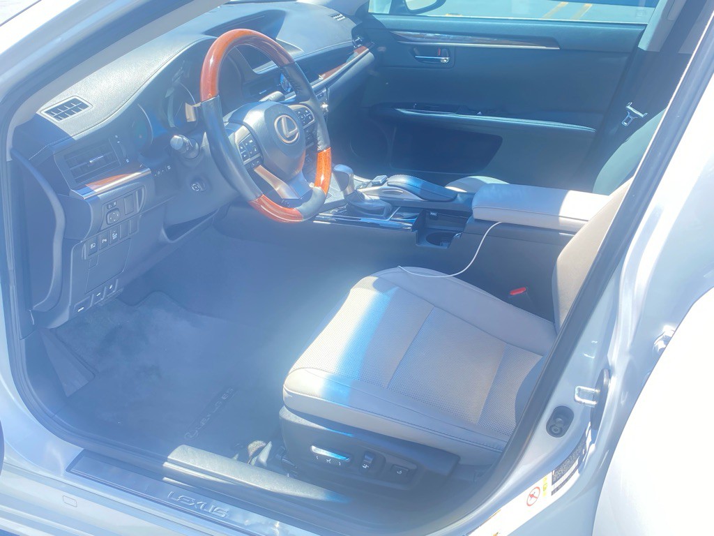 2017 Lexus ES Image 26