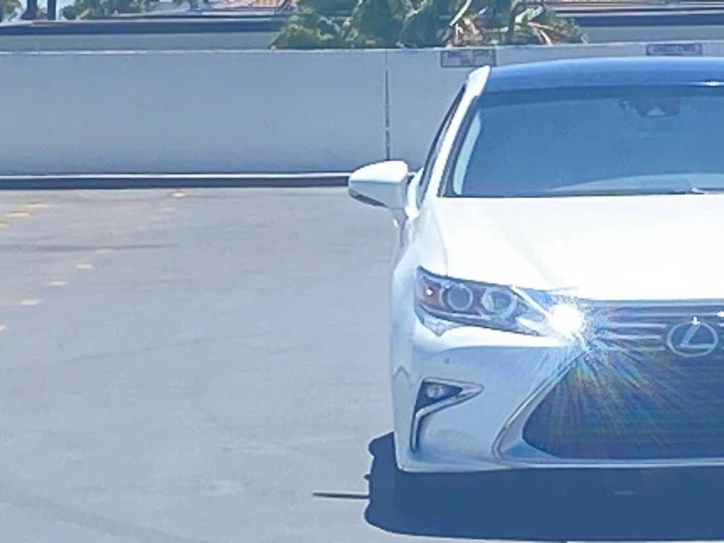 2017 Lexus ES Image 14