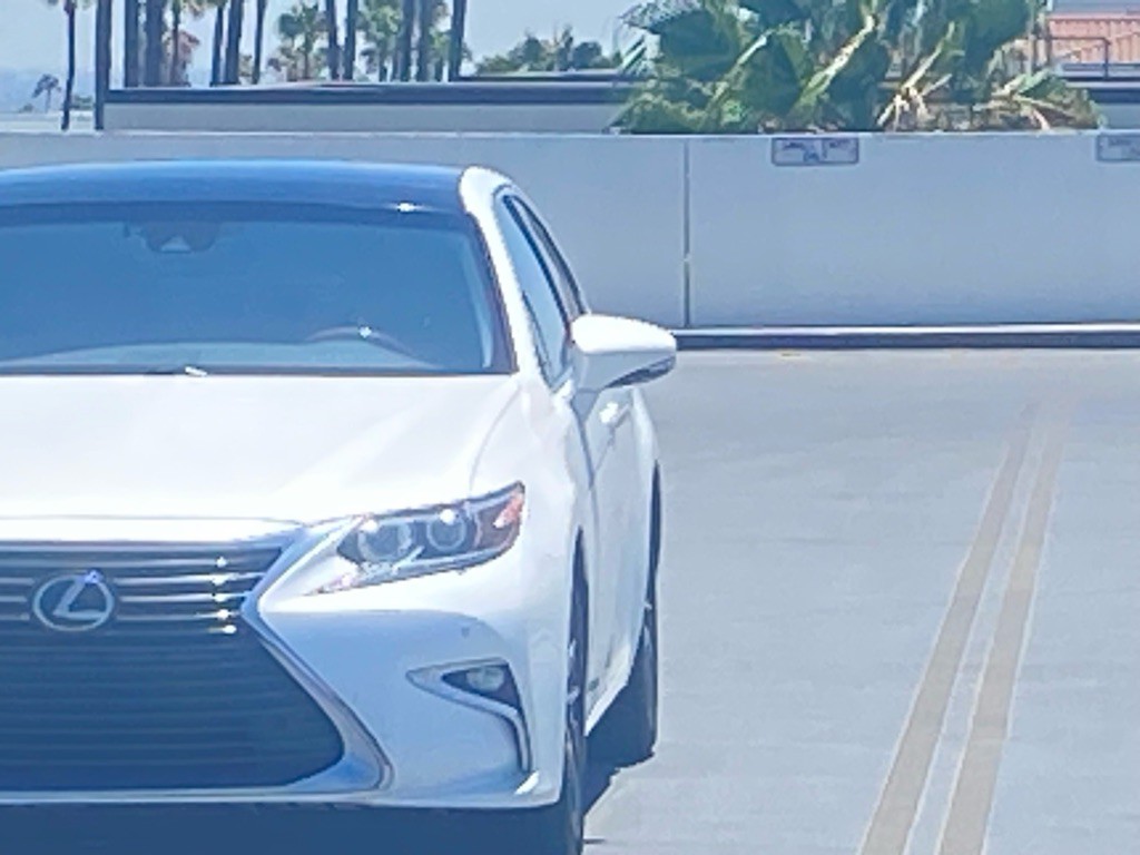 2017 Lexus ES Image 15