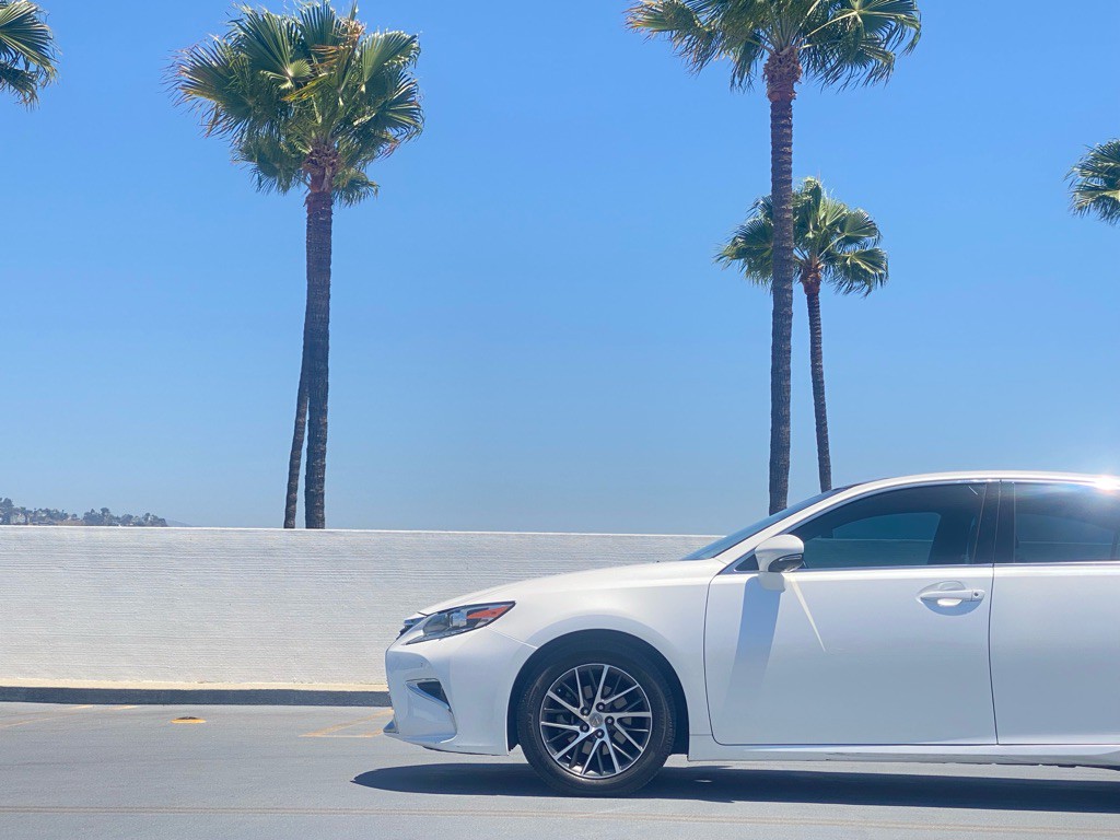 2017 Lexus ES Image 8