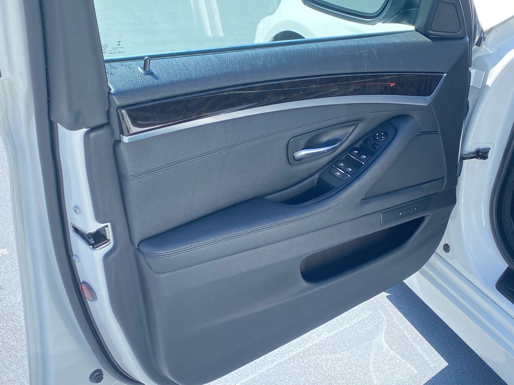 2016 BMW 5 Series Image 14