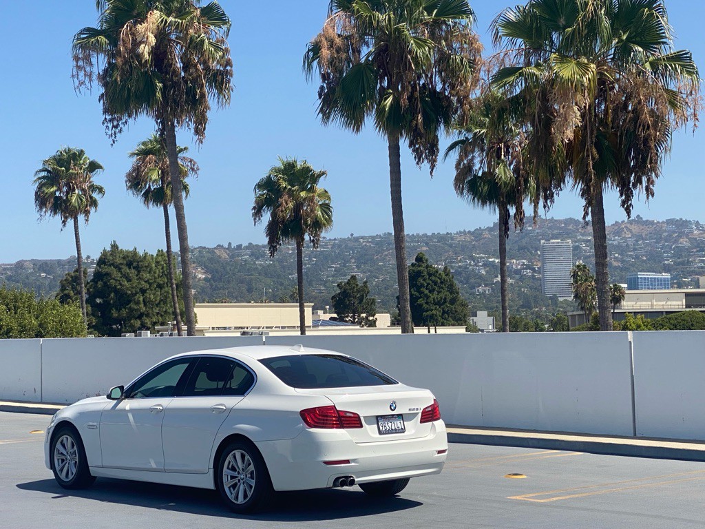 2016 BMW 5 Series Image 9