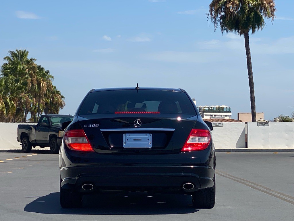 2011 Mercedes-Benz C-Class Image 12
