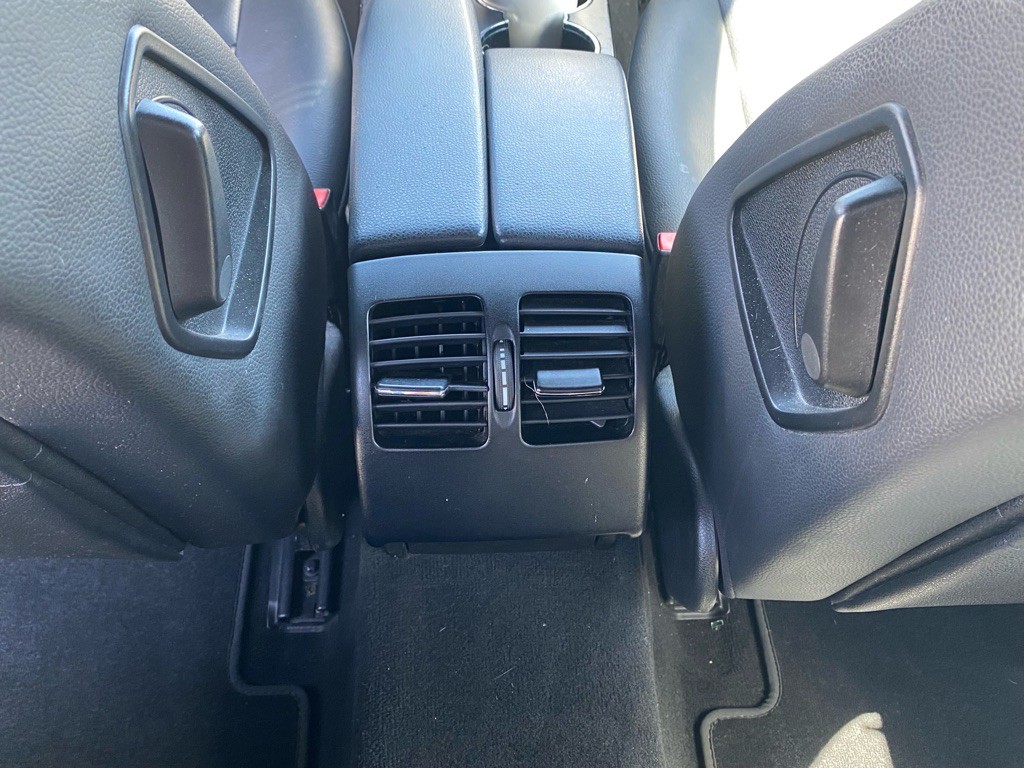 2011 Mercedes-Benz C-Class Image 21