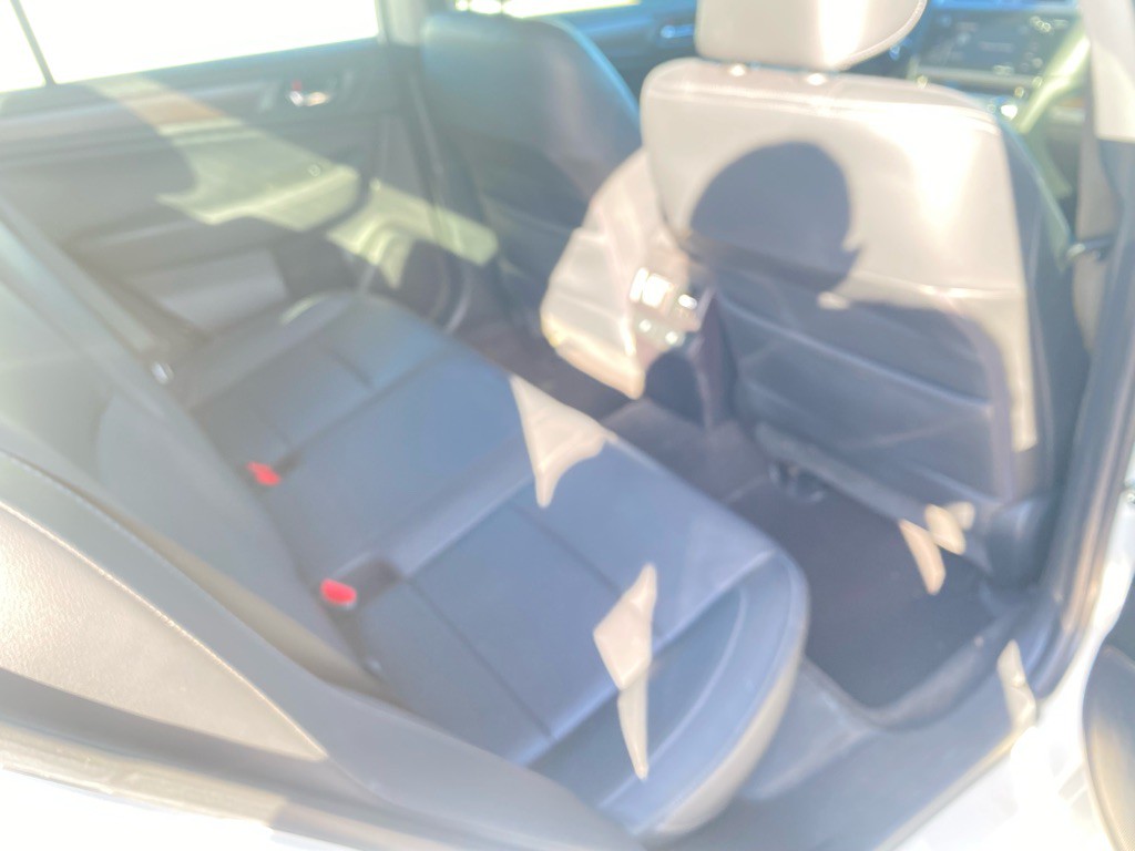 2015 Subaru Legacy Image 24