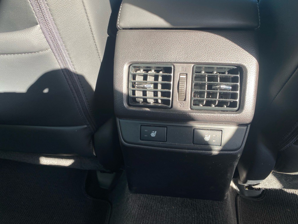 2015 Subaru Legacy Image 25
