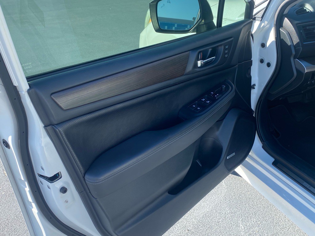 2015 Subaru Legacy Image 16