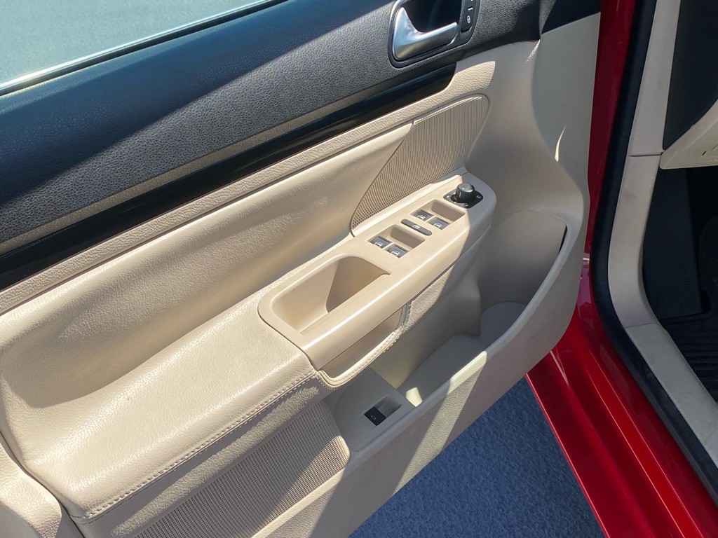 2013 Volkswagen Jetta Image 26