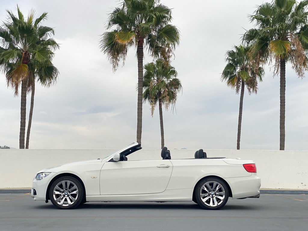 2013 BMW 3 Series Image 4