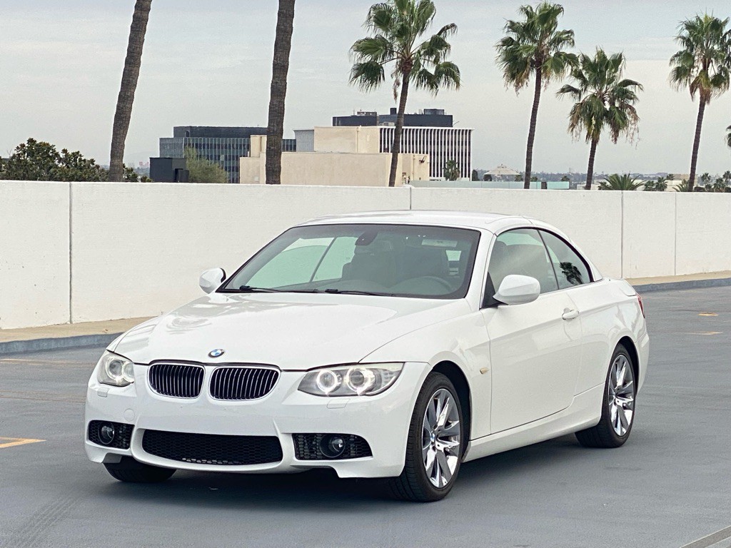2013 BMW 3 Series Image 14