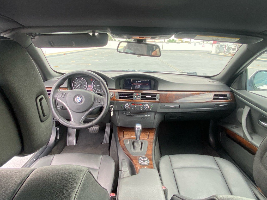 2013 BMW 3 Series Image 25