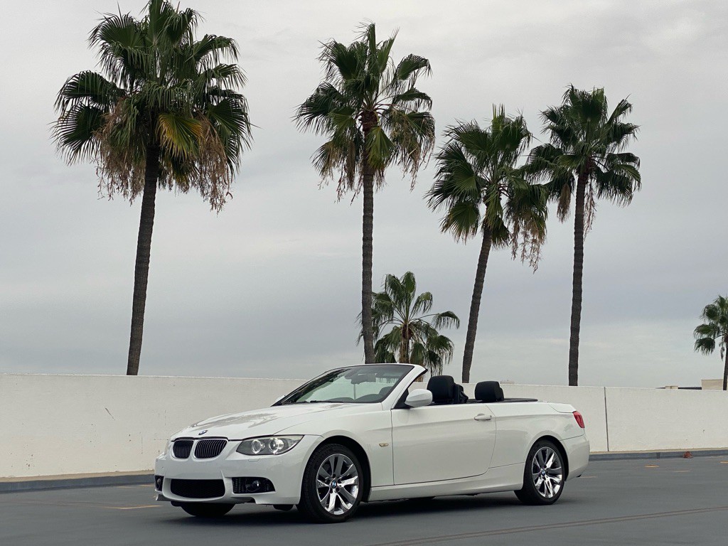 2013 BMW 3 Series Image 32