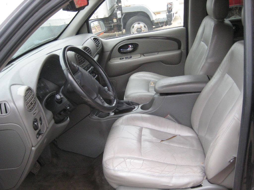 2004 Buick Rainier Image 8