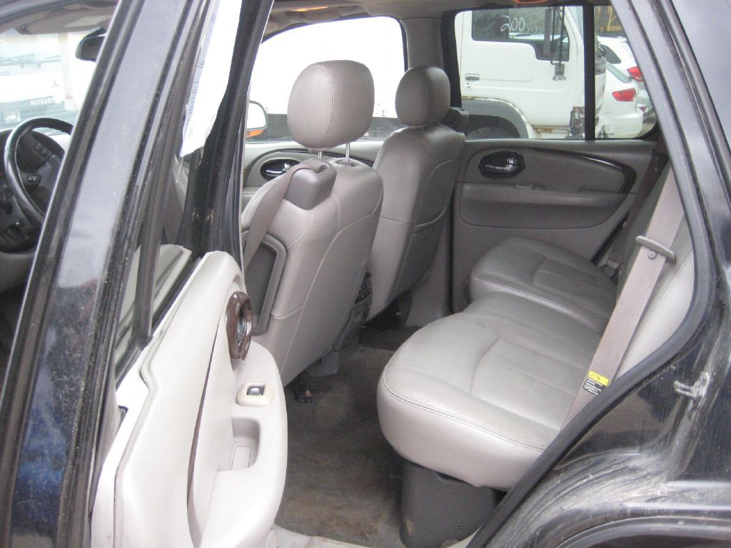 2004 Buick Rainier Image 9