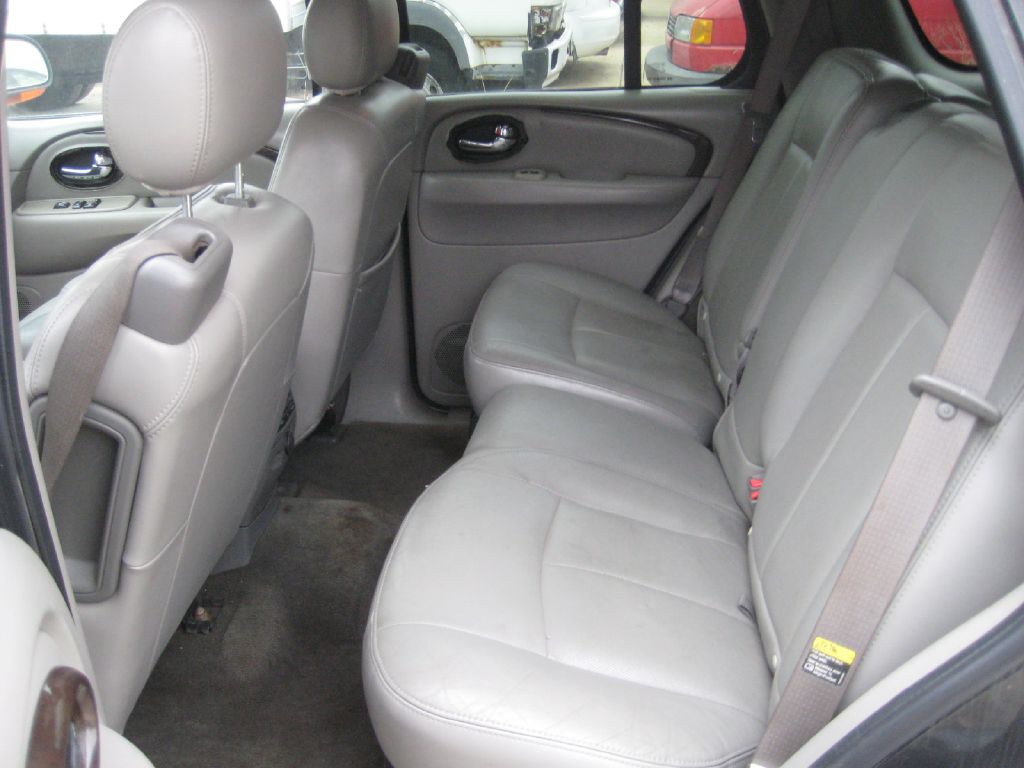 2004 Buick Rainier Image 10
