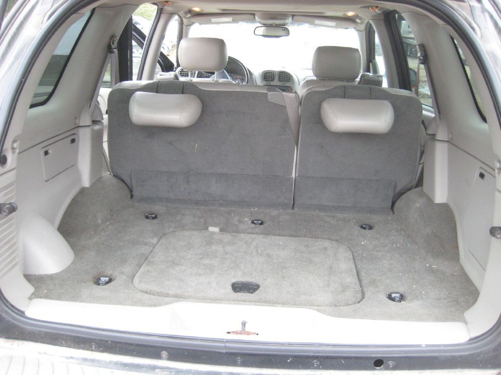 2004 Buick Rainier Image 11