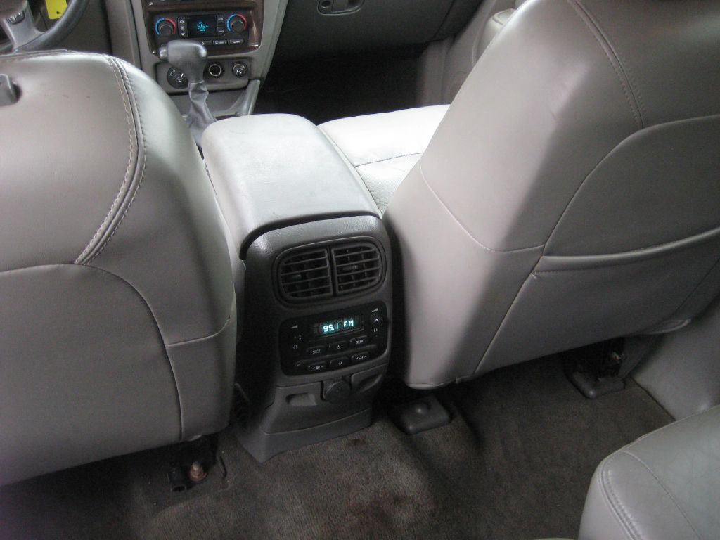 2004 Buick Rainier Image 13