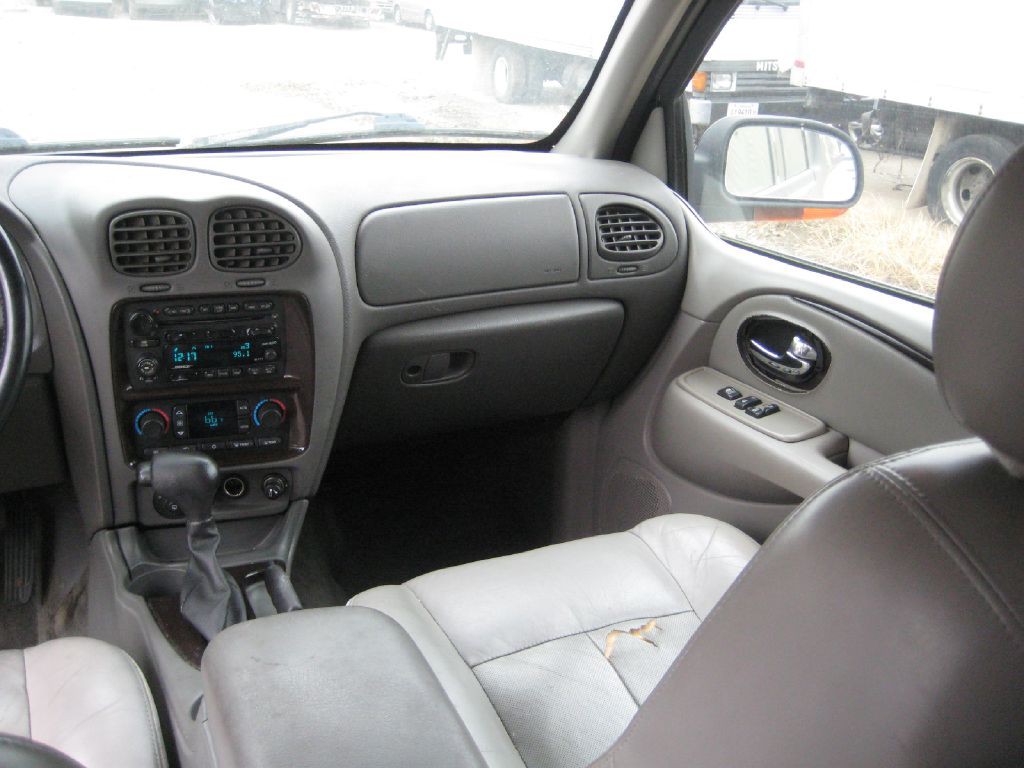 2004 Buick Rainier Image 14