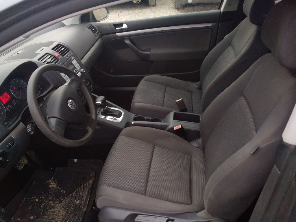 2008 Volkswagen Rabbit Image 10