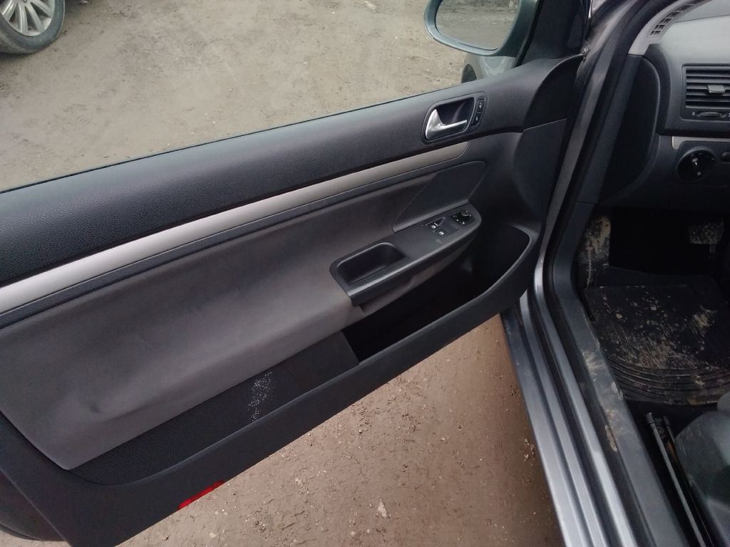 2008 Volkswagen Rabbit Image 11