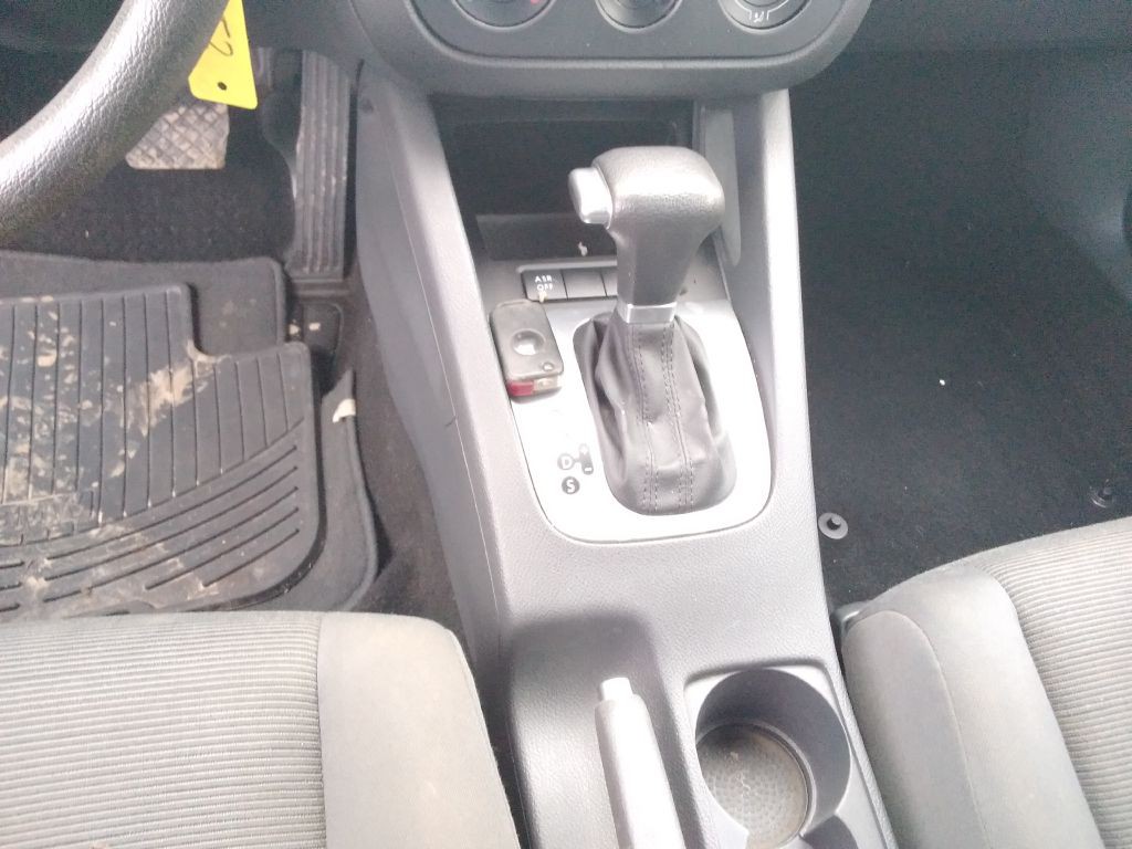 2008 Volkswagen Rabbit Image 13