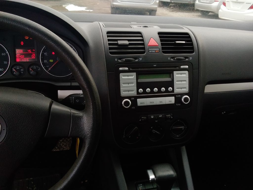 2008 Volkswagen Rabbit Image 14