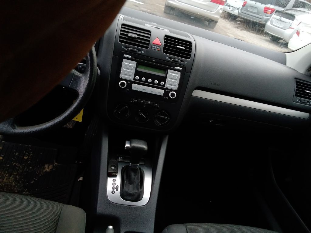 2008 Volkswagen Rabbit Image 15