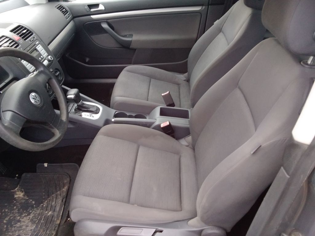 2008 Volkswagen Rabbit Image 16