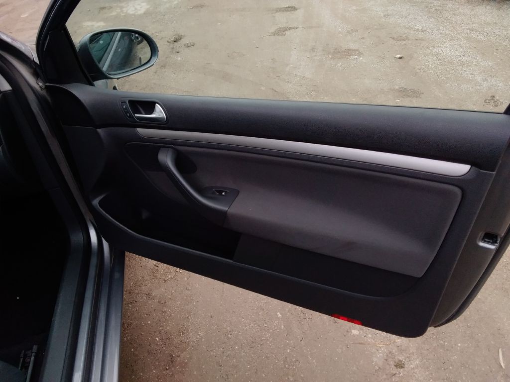 2008 Volkswagen Rabbit Image 17