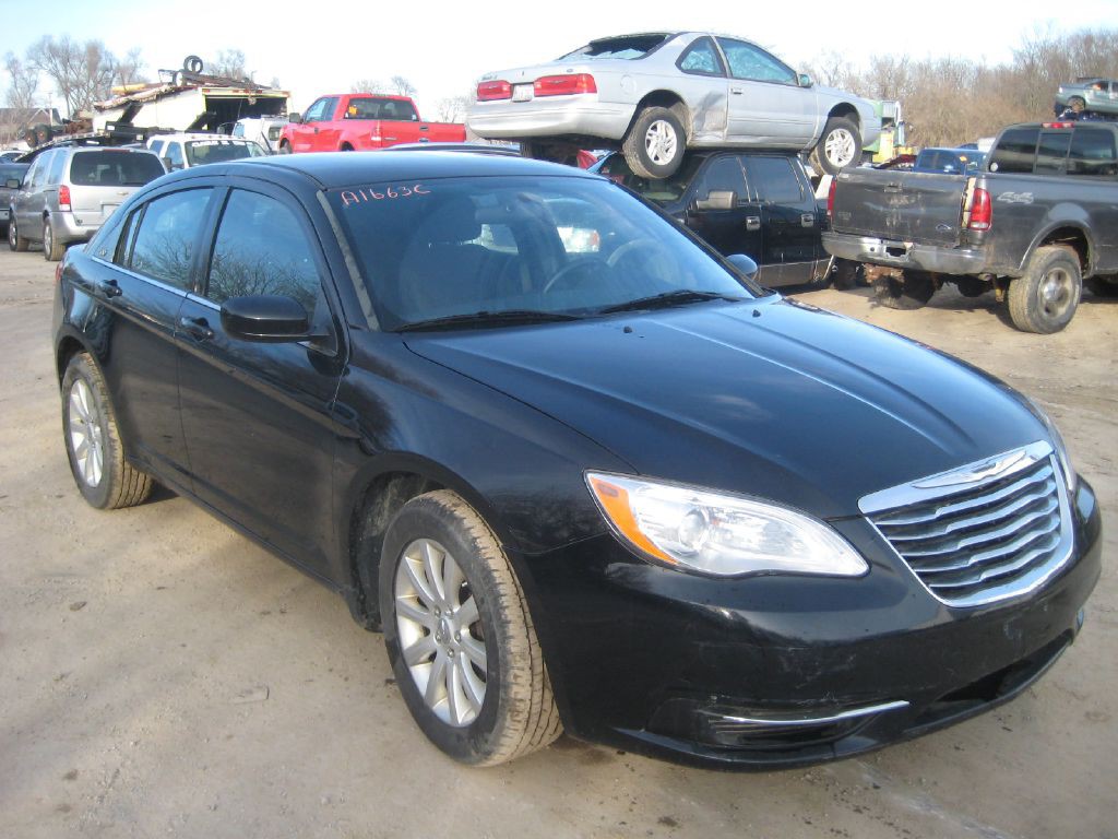 2012 Chrysler 200 Image 6