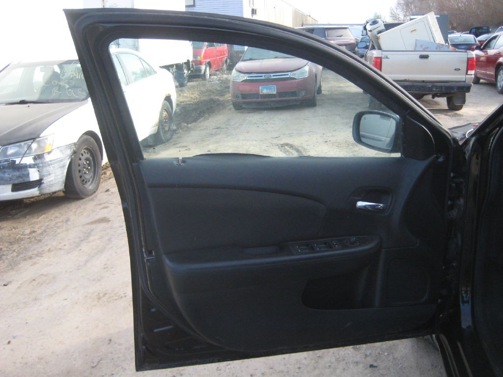 2012 Chrysler 200 Image 7