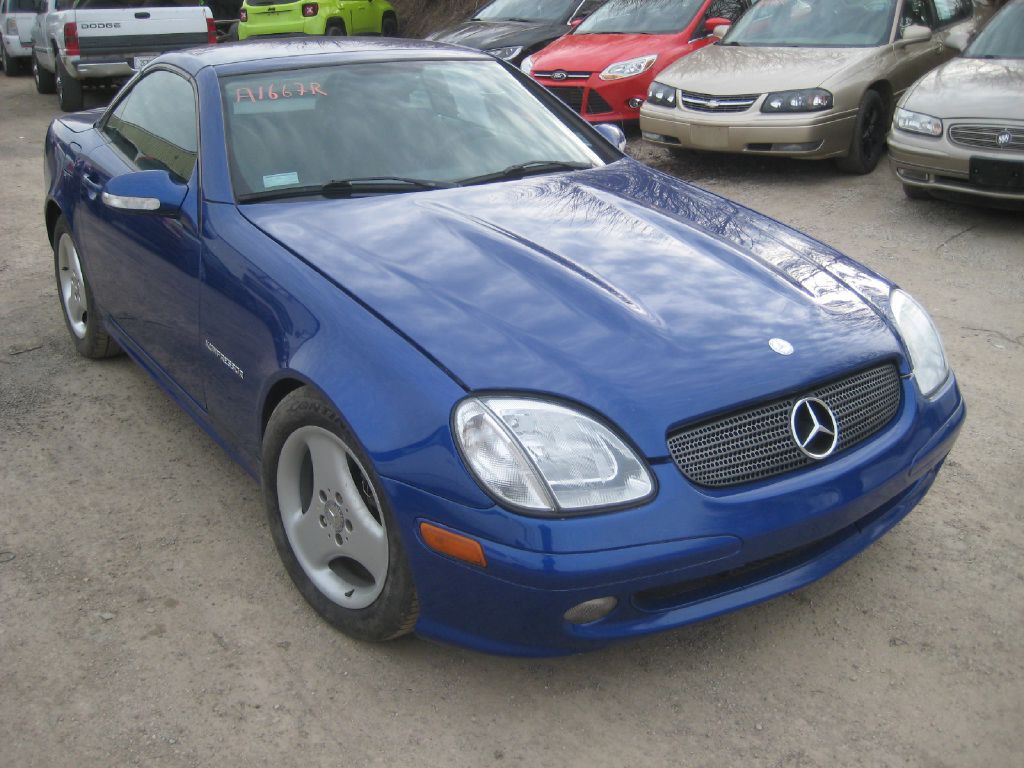 2003 Mercedes-Benz SLK-Class Image 3