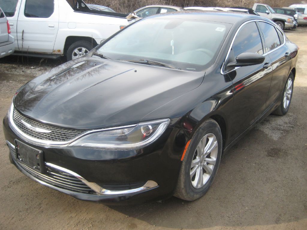 2015 Chrysler 200 Image 1