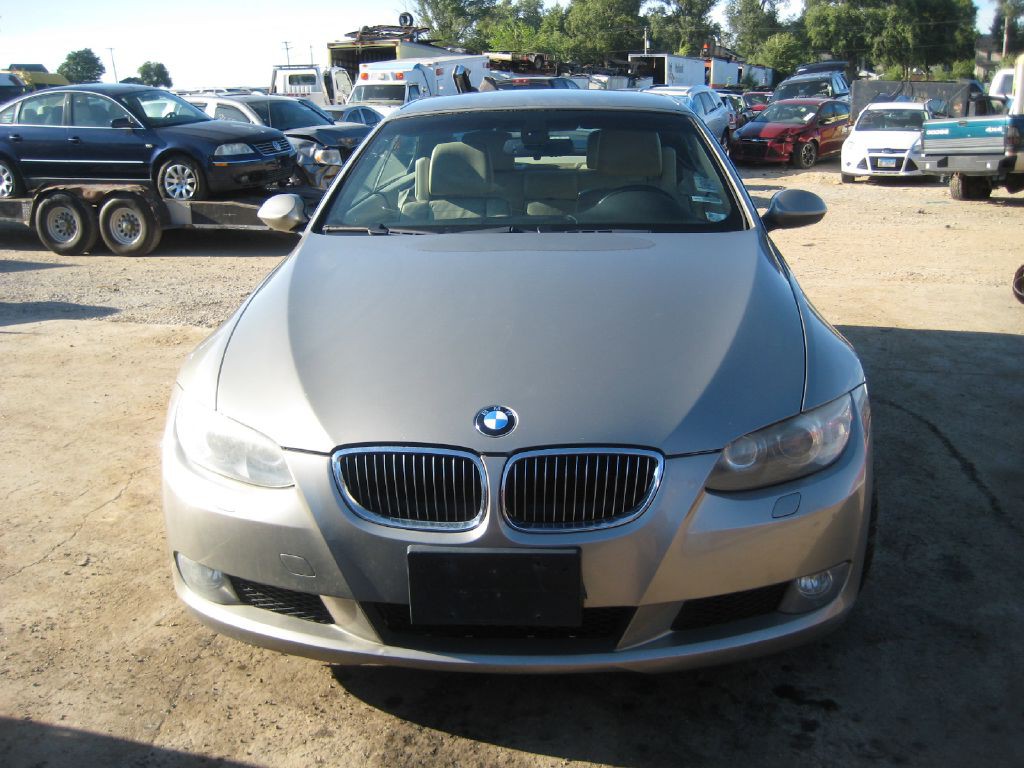2009 BMW 3 Series Image 2