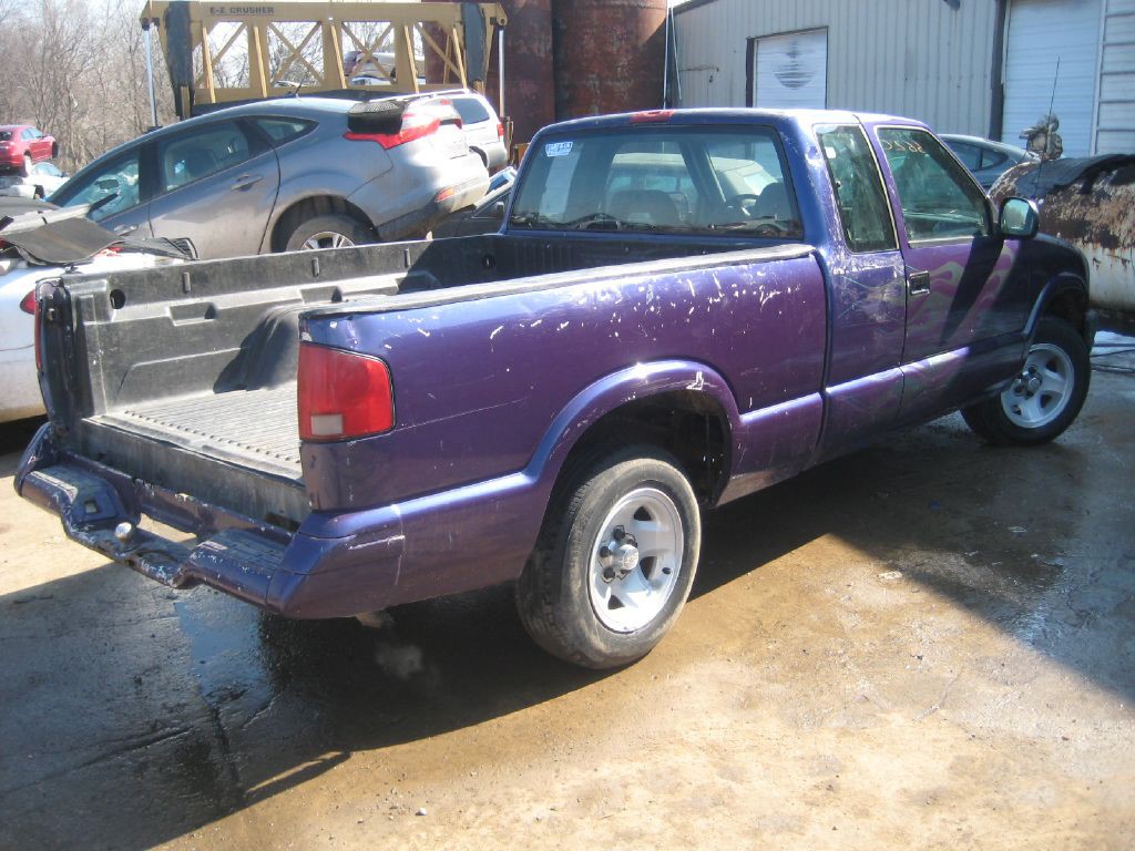 1996 Chevrolet S10 Image 4