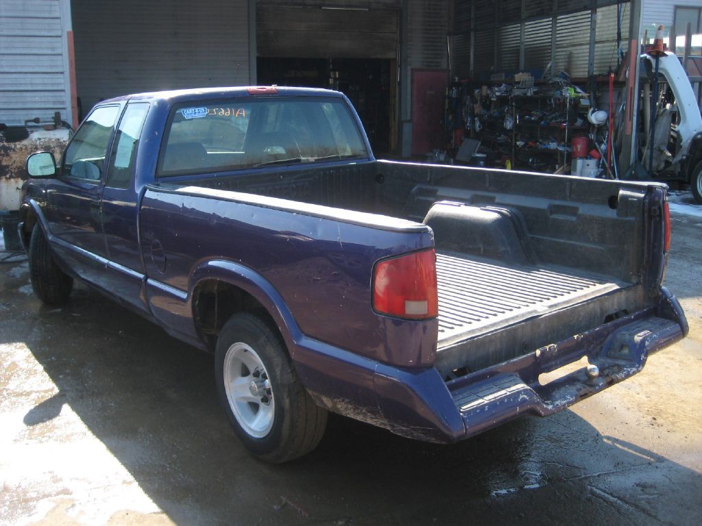 1996 Chevrolet S10 Image 6