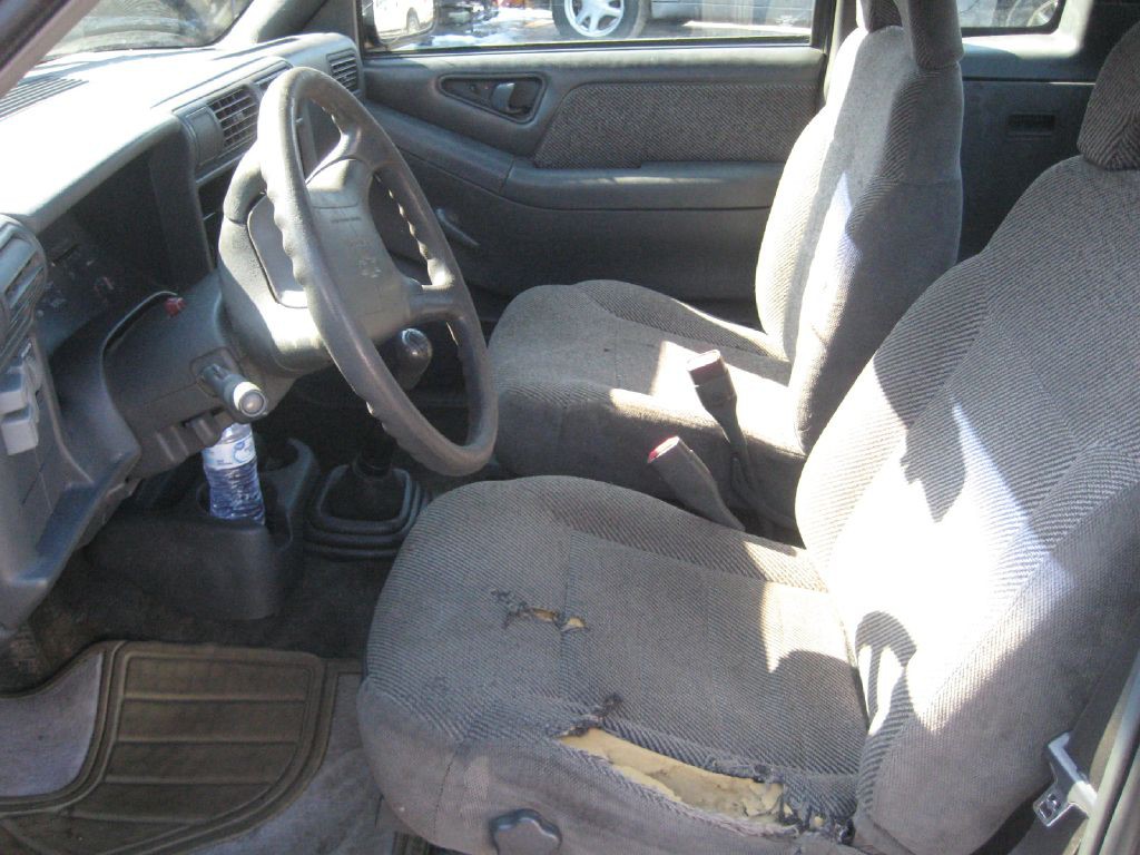 1996 Chevrolet S10 Image 10