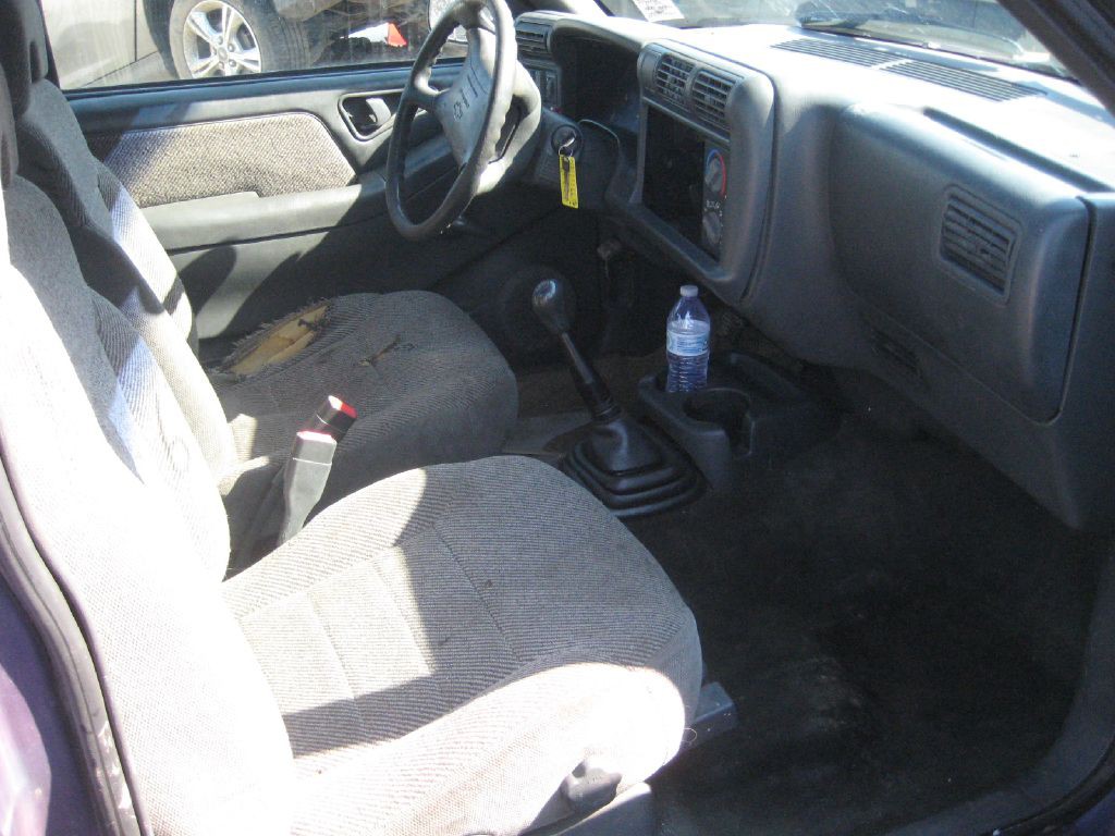 1996 Chevrolet S10 Image 14
