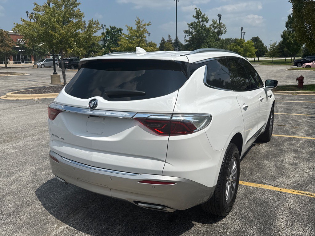 2022 Buick Enclave Image 3