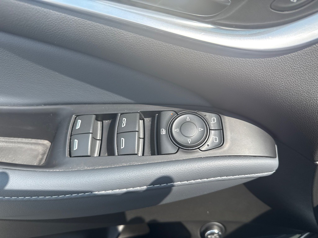 2022 Buick Enclave Image 8